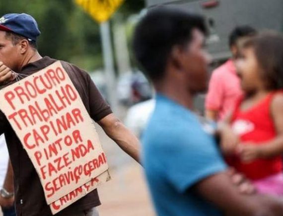 Economista fala sobre desemprego recorde no Brasil