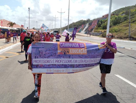 Com Lula! Professoras e professores de São Luís fazem caminhada