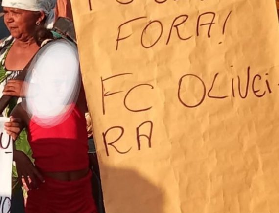 Quilombolas protestam contra grupo FC Oliveira