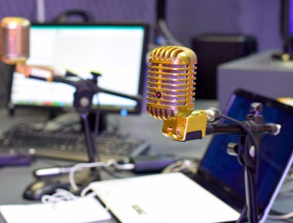 Rádios comunitárias ampliam acesso à comunicação