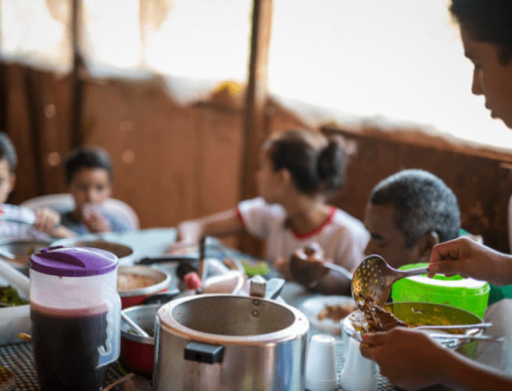 Treze milhões de pessoas deixam de passar fome no Brasil