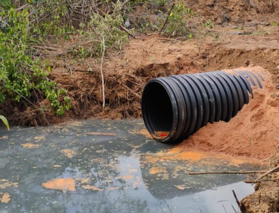 Ameaça ambiental: moradores denunciam esgoto de empreendimento na Praia Olho de Porco
