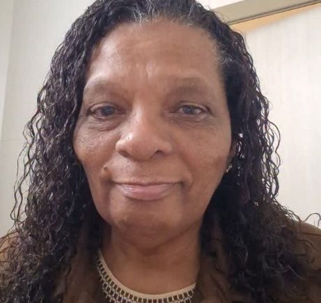 Pastora evangélica aponta práticas religiosas que silenciam mulheres vítimas de violência